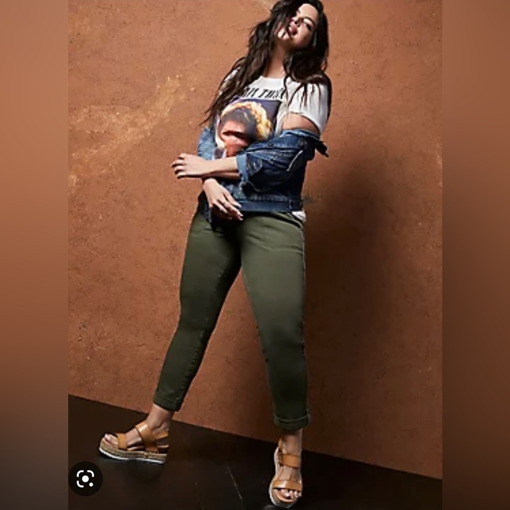 Plus Size Crop Aviator Skinny Stretch Twill Mid-Rise Pant